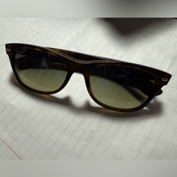 Ray-Ban New Wayfarer Polarized RB 2132 - Picture 1 of 10